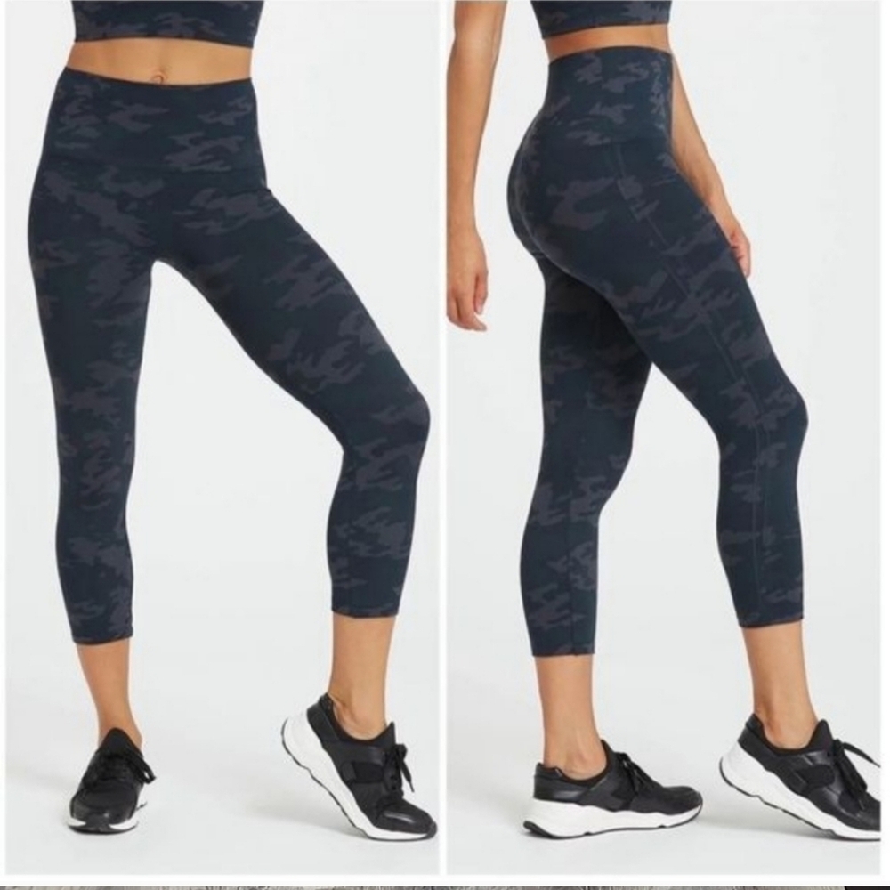 Spanx Black Camo Cropped Leggings Pants Capris Look At Me Now Gym Compression - Picture 3 of 13